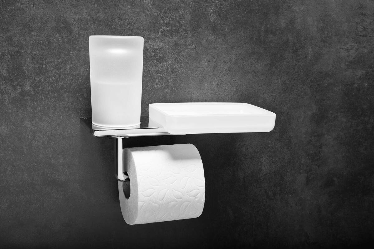 Eine Halterung – unendliche Möglichkeiten: «Liv» ist die Badaccessoire-Linie von Bodenschatz, die sich den Gewohnheiten und Bedürfnissen im Badezimmer anpasst. Auf den gleichen Basiswandhalter mit einem oder zwei Plätzen können vom Glas bis zum Seifenspender, vom Schmuckbaum bis zur Feuchttücherbox das gesteckt werden, was an Ort und Stelle sinnvoll ist. Bodenschatz.