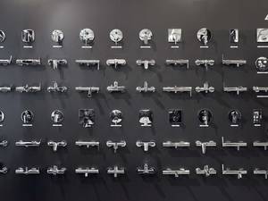 Die Qual der Wahl: Die Hug Baustoffe AG zeigt auf der rund 4400 Quadratmeter grossen Ausstellungsfläche zig Ideen und Produkte für die Badgestaltung. Hug Baustoffe.